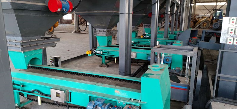 1677573135570680.jpg 銣意環(huán)保-5臺帶式給料機(jī).jpg